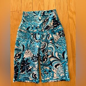 Lilly Pulitzer Blue and Black Patterned High-Waisted Shorts-Xxs